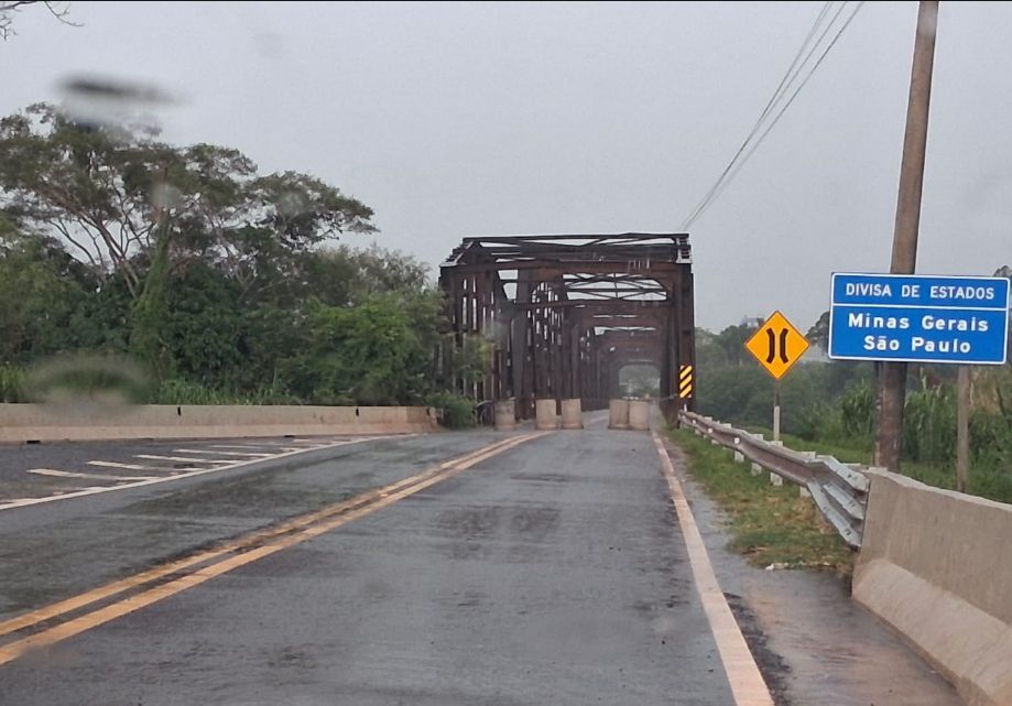 Interdição da alça de acesso.